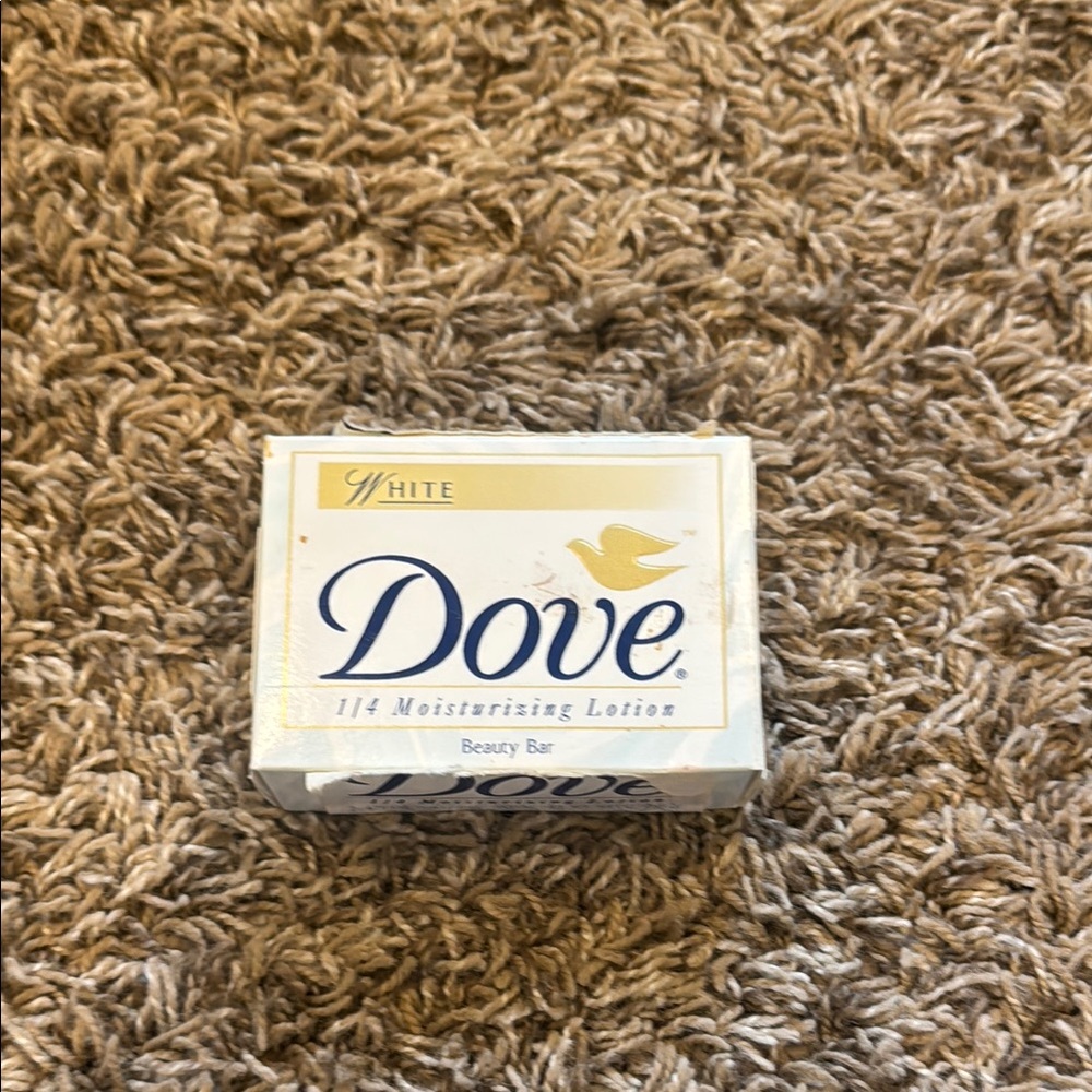 Vintage White Beauty Bar with Moisturizing Lotion from 1996